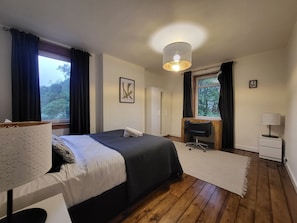 3 bedrooms, iron/ironing board, travel cot, free WiFi