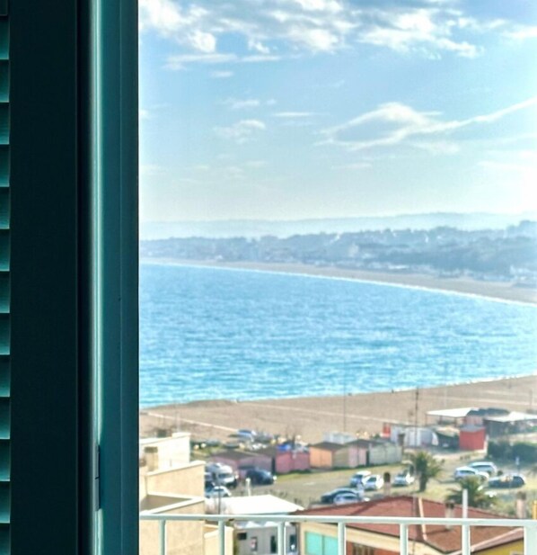 Interior - N254 - Numana, sky-earth with a wonderful garden overlooking the sea (Numana)