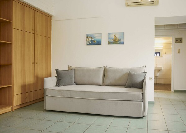 Standard Apartment, Sea View | Living area - Veneto Sea View Apartments (Hersonissos)
