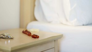 Select Comfort beds, WiFi (free), bed sheets - Veneto Sea View Apartments (Hersonissos)