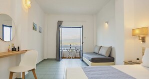 Deluxe Triple Room | Select Comfort beds, free WiFi, bed sheets - Veneto Sea View Apartments (Hersonissos)