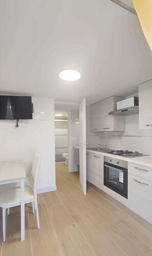 Fridge, microwave, stovetop