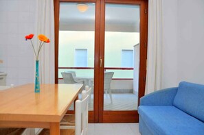 TV - Holiday apartment mit Klimaanlage und Balkon (Bibione)