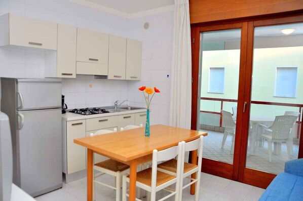 Dining - Holiday apartment mit Klimaanlage und Balkon (Bibione)