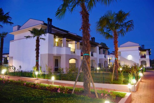 Holiday apartment with air conditioning, balcony and pool