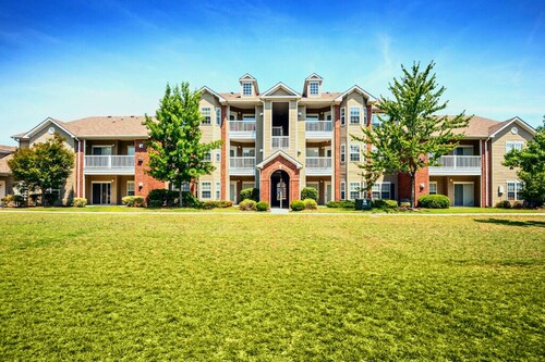 Cozy 1 bed w/ Pool, Gym, Hammock for Professionals