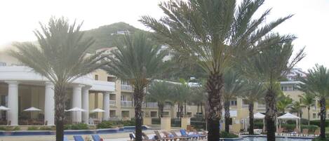 حمّام سباحة خارجي