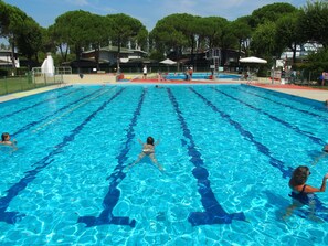 Outdoor pool - Holiday apartment with air conditioning, balcony and pool (Bibione)