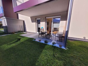 تناول الطعام بالخارج