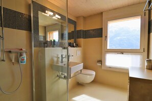 Hair dryer - Extérieur: Detached chalet on 3 floors with magnificent views, for 4 people - approx. 80m2Interior: (St-Luc)