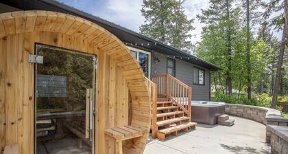 HappyTrailsHideaway-NEW HOT TUB! Sleeps 12-Near Whitefish