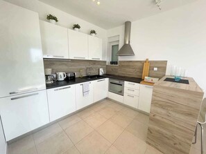 Fridge, microwave, oven, stovetop