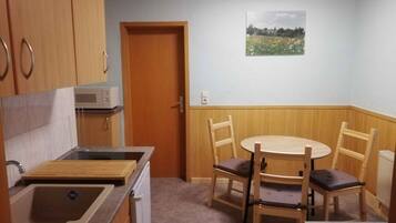 Fridge, microwave, stovetop, toaster