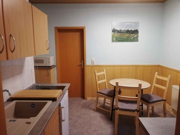 Fridge, microwave, stovetop, toaster