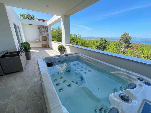 Terrace/patio - Villa with great views and jacuzzi (Crikvenica)