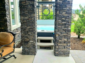 Terrace/patio - NEW-*Mountain Views* up to 10 guests-near AF Academy (Colorado Springs)