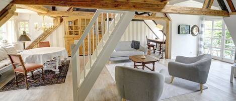 Tv, pejs, stereoanlæg