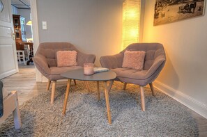 TV, stereo - fewo1846 - "Unsere Blume" / charming 2-room apartment with balcony and harbor view (Flensburg)