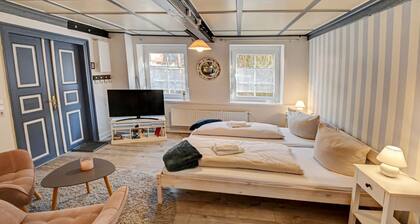 fewo1846 - "Unsere Blume" / charming 2-room apartment with balcony and harbor view