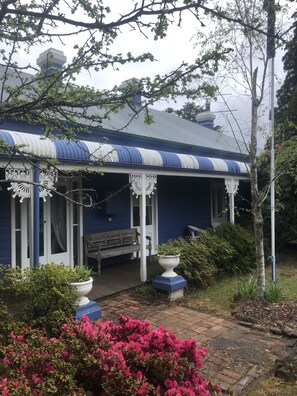 Exterior - 1890's Heritage Guesthouse, oozing with character and charm (Blackheath)