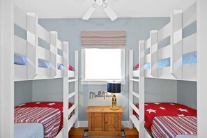 3 chambres, fer et planche à repasser, Wi-Fi gratuit, draps fournis