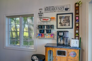 Interior - Clinton Lake Vacation Rentals.Charlie’s Lakeside Cottage!! Beautiful lake views! (Weldon)