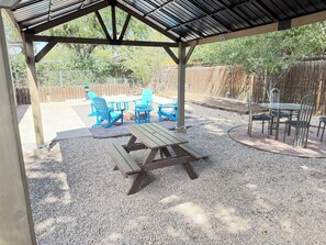 屋外ダイニングエリア
