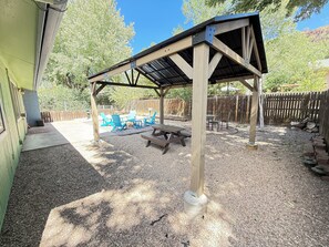 屋外ダイニングエリア