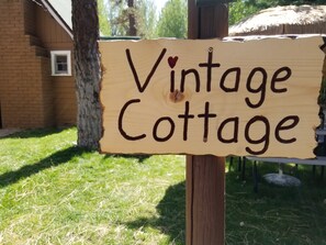 Free WiFi, bed sheets - Grey Squirrel Resort (Big Bear Lake)