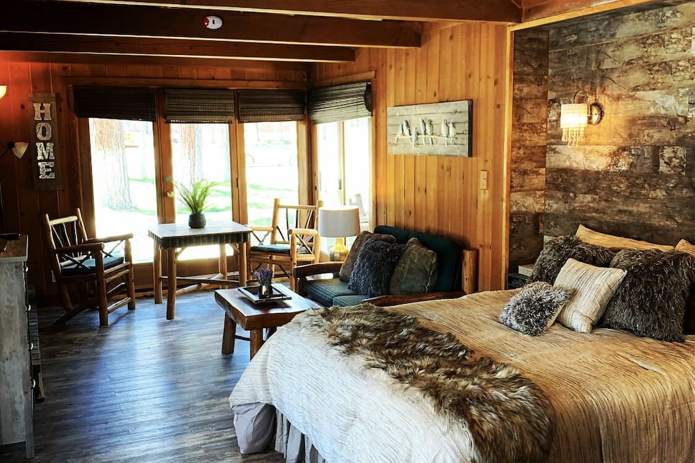 Grey Squirrel Resort