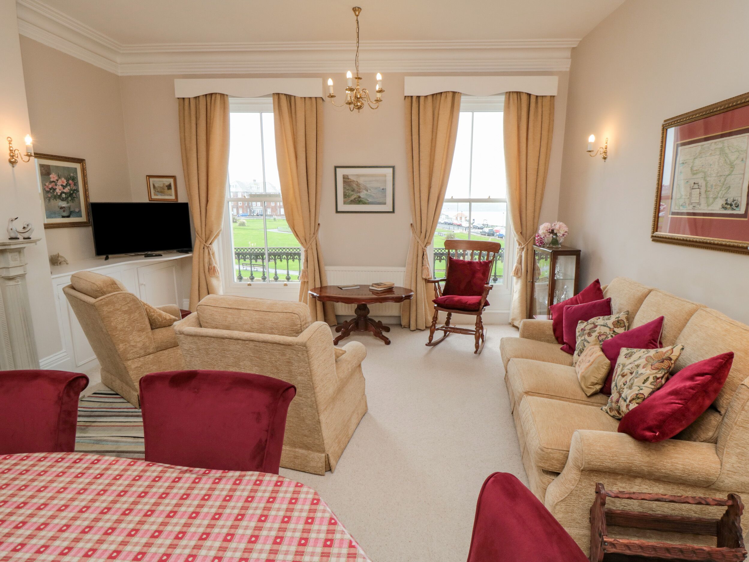 Sandsend Sunset View, Family Friendly, With A Garden In Whitby - Runswick Bay