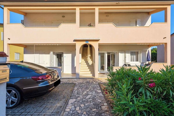 Exterior - Holiday apartment with air conditioning near the sea (Lovrečica)