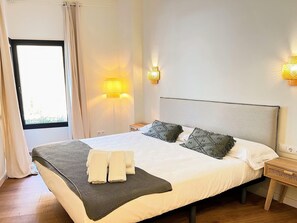 2 chambres, fer et planche à repasser, accès Internet, draps fournis