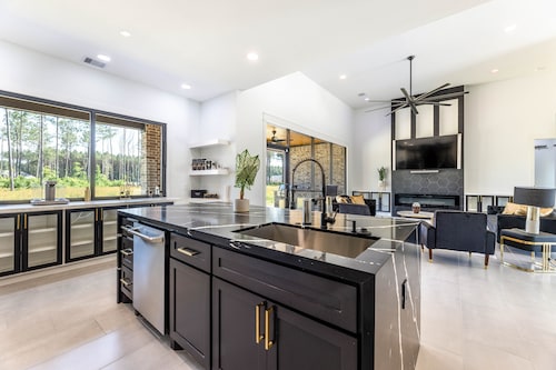 Luxury Smart Home Less Than A Hour From Houston