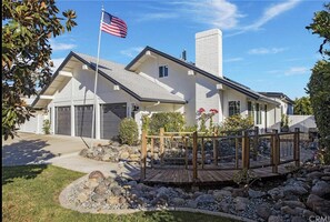 Exterior - Cozy cottage with mountain views 10 minutes from the ocean coast (San Juan Capistrano)