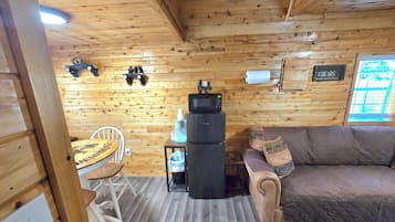 Una Smart TV, un reproductor de DVD