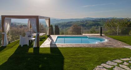 Holiday home with pool and air conditioning in Le Marche, 20 minutes from the Adriatic Sea