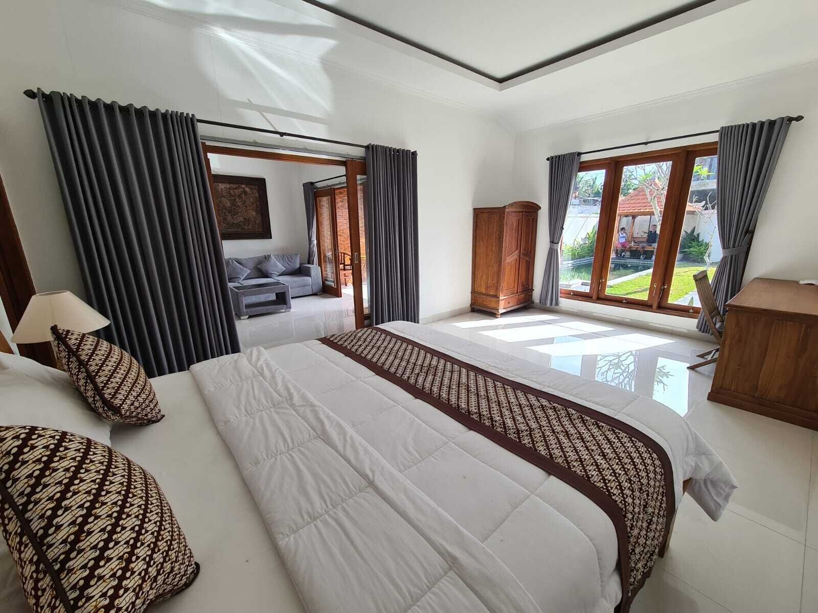 1 bedroom, desk, WiFi