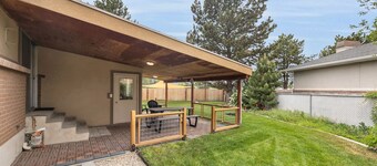 5 Bedroom, 3 King, sleeps 15 Near Skiing, hiking