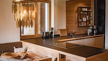 Kühlschrank, Ofen, Herdplatte, Geschirrspüler