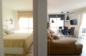 Silitysrauta/-lauta, ilmainen Wi-Fi, vuodevaatteet