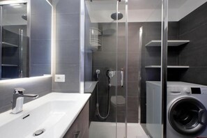 Bathtub