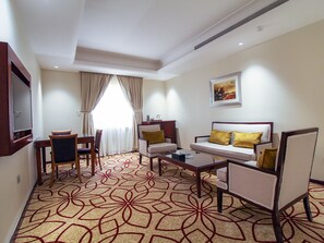 40-Zoll-Fernseher mit Digitalempfang, Fußbodenheizung, Arbeitsbereiche