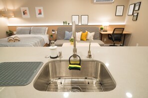 1 bedroom, desk, iron/ironing board, free WiFi