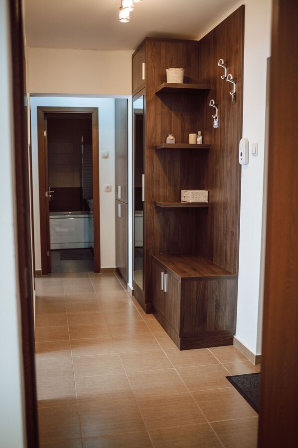 Interior - Apartment is clean and cosy. (Ploiești)