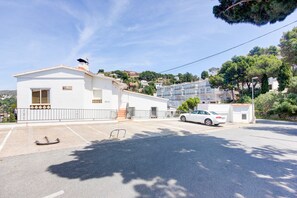 Property grounds - LES TEULES 5  1 1 Roses (Rosas / Roses)