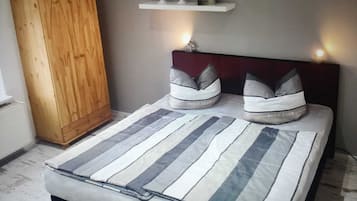 2 Schlafzimmer, Schreibtisch, kostenloses WLAN, Bettwäsche