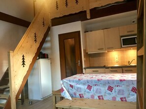 Fridge, microwave, dishwasher