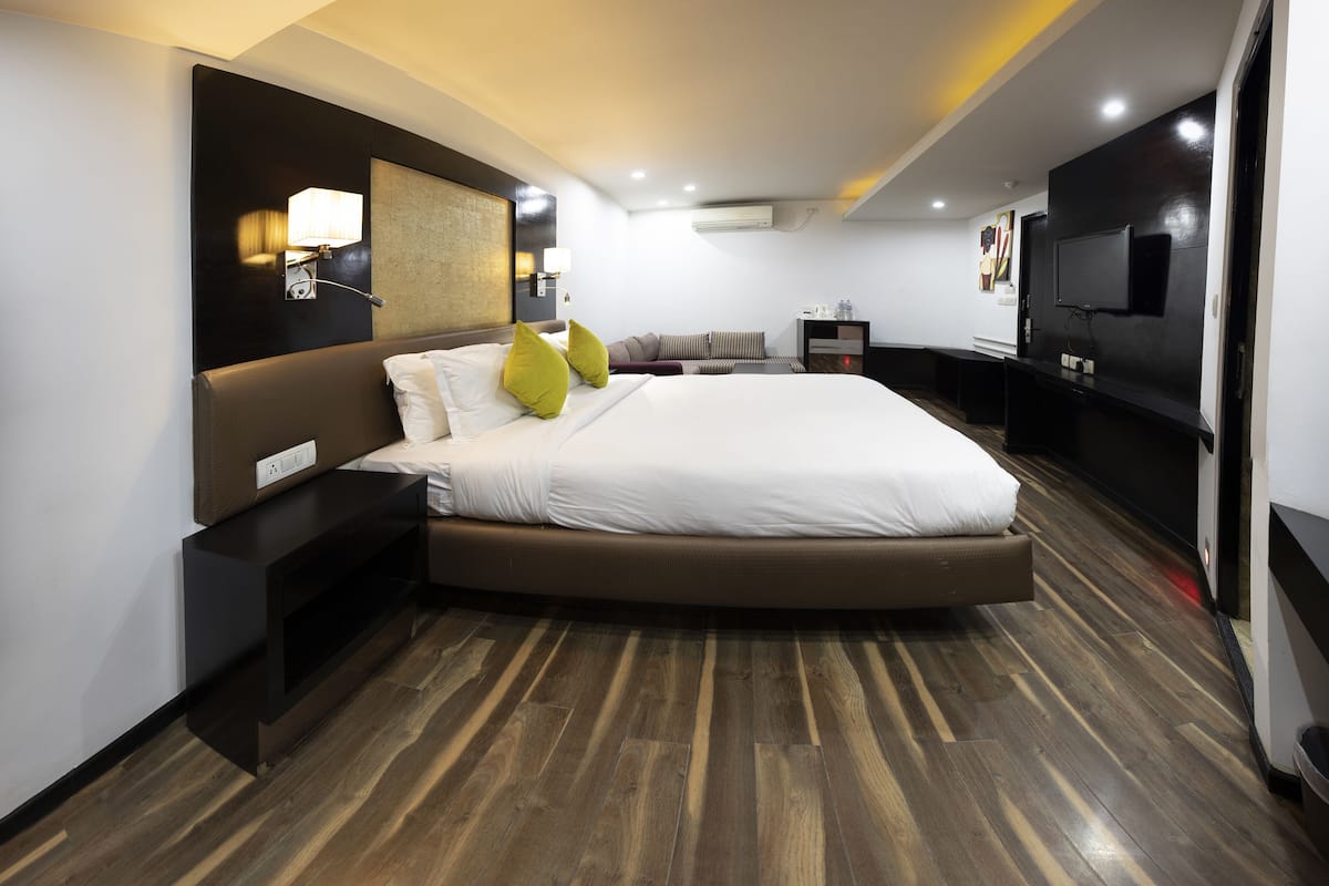 Ropa de cama de alta calidad y tabla de planchar con plancha
