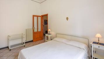 2 camere, ferro/asse da stiro, culla da viaggio, Wi-Fi gratuito